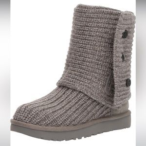 Ugg Womens Classic Cardy Boots. Size 8.